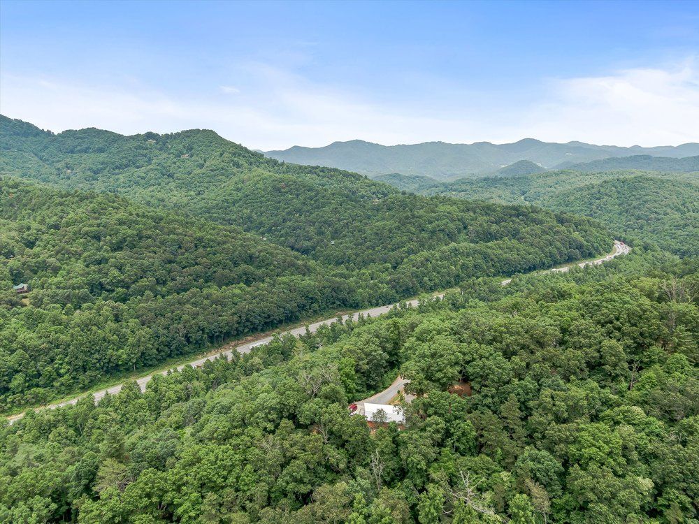 Majors Estate: 1610 Perth Rd, Clyde, NC 28721